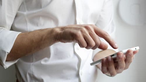 AI phone system handling restaurant calls